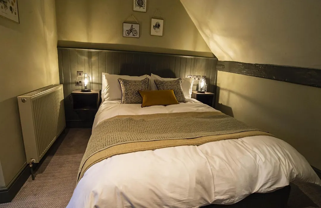 Kings Arms Hotel-1