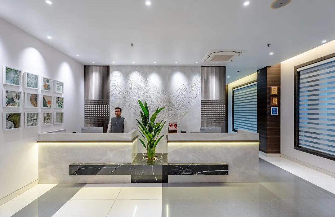 Econest Hotel-1