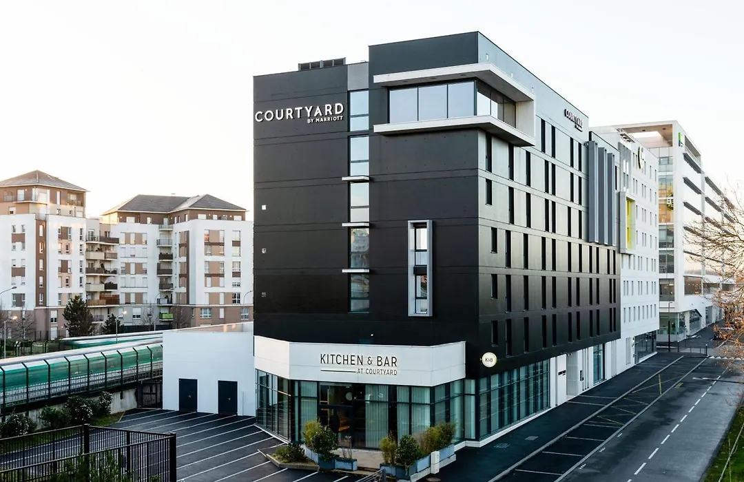 Courtyard By Marriott Paris Creteil-1