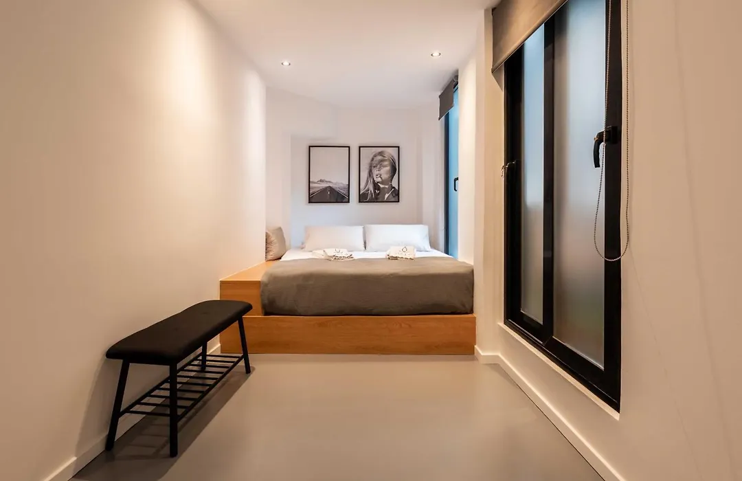 Melo Athens-1