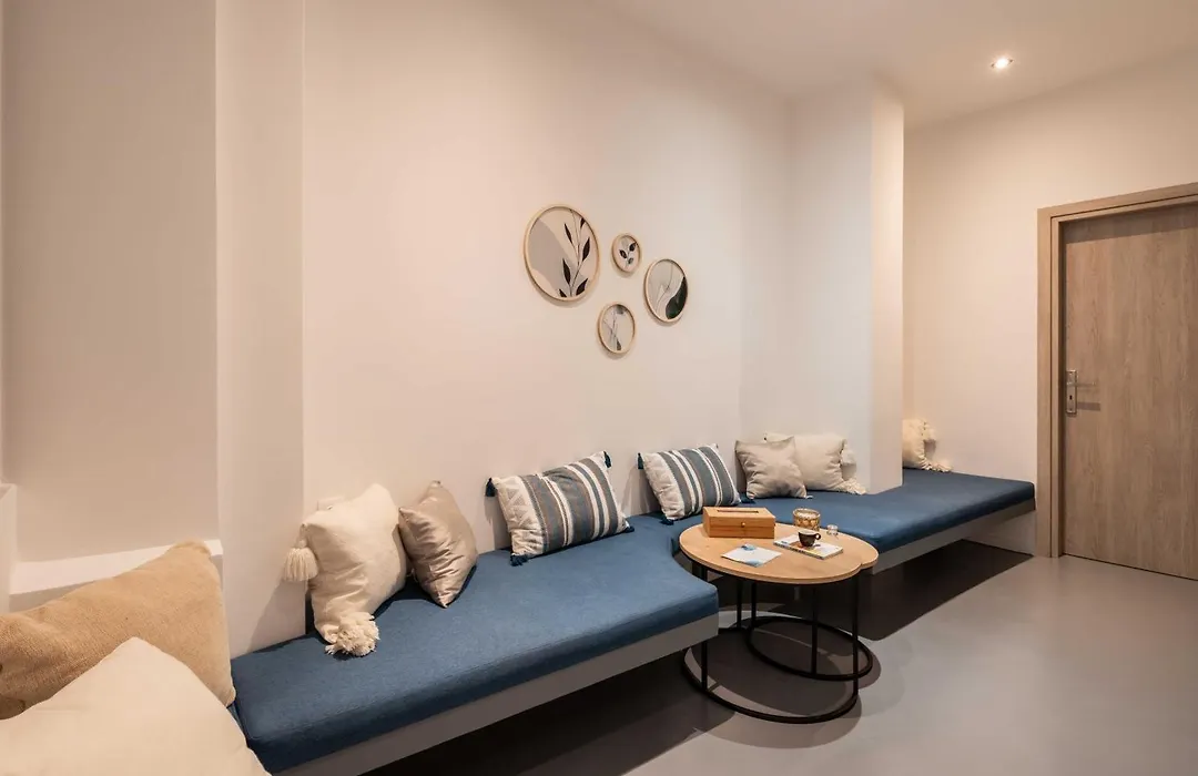 Melo Athens-1