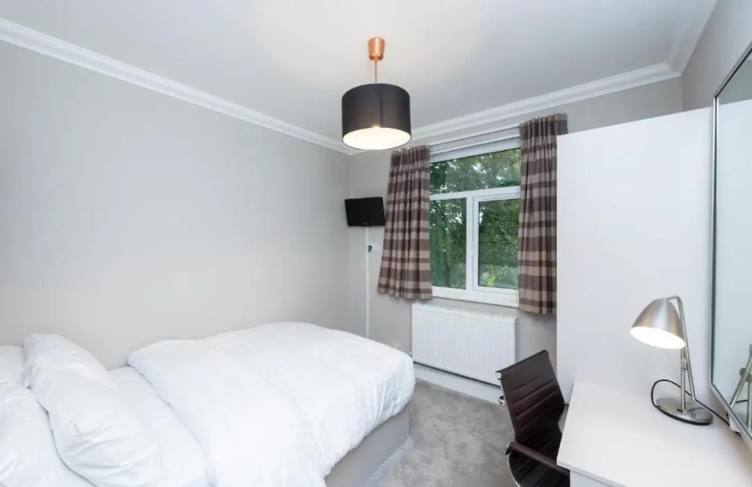 Heathrow Slough Hotel & Suites-1