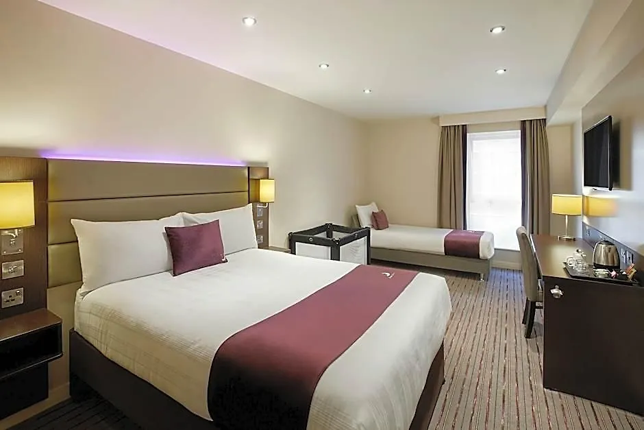 Premier Inn London Canary Wharf-1