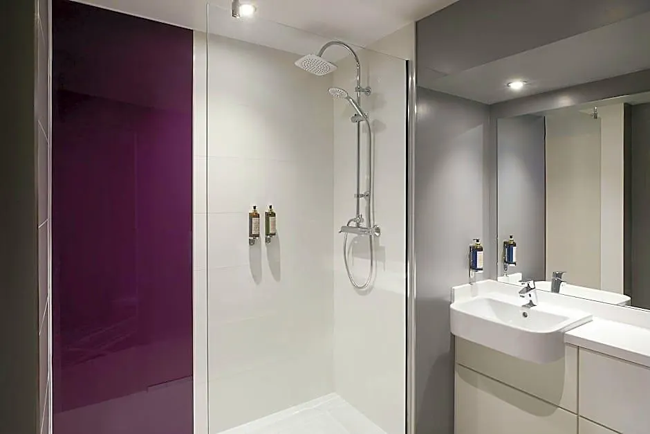 Premier Inn Inverness Centre - River Ness-1