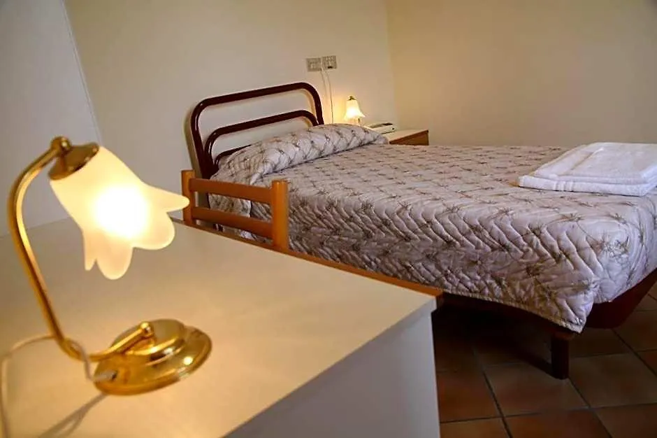 Hotel Madonna Di Loreto-1