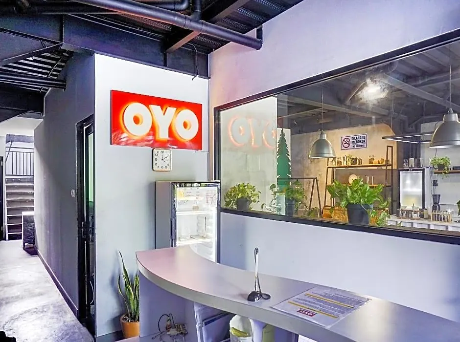 Oyo 1805 Fatmawati Mansion Syariah-1