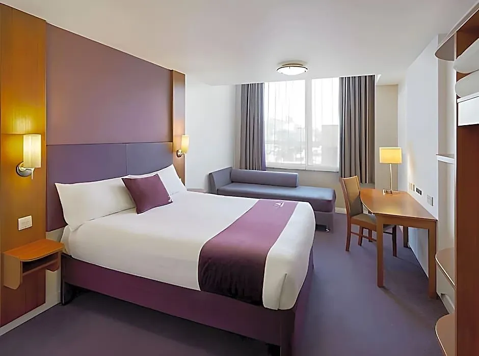 Premier Inn London Bank-1