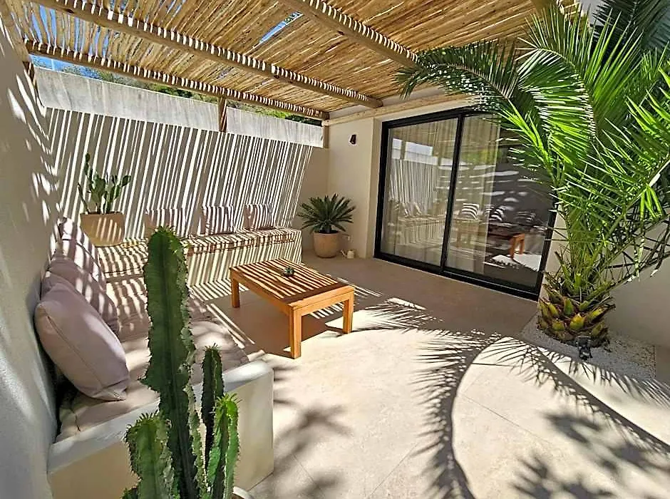 Le Clos des Délices - Love Room - Chambre avec spa, terrasse et parking privatif-1