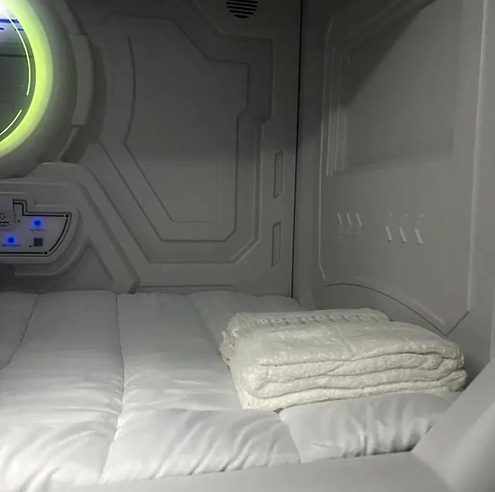 Limin Hostel Capsules-1
