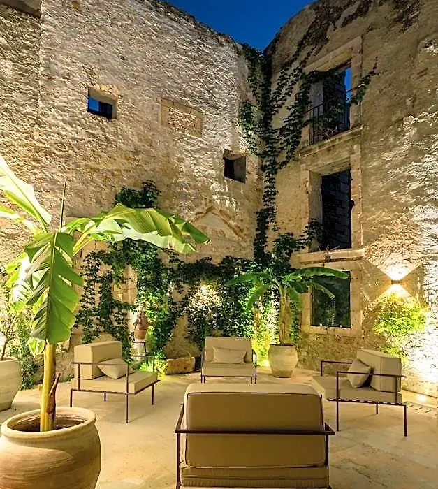 Isabella Di Castiglia Apartments-1