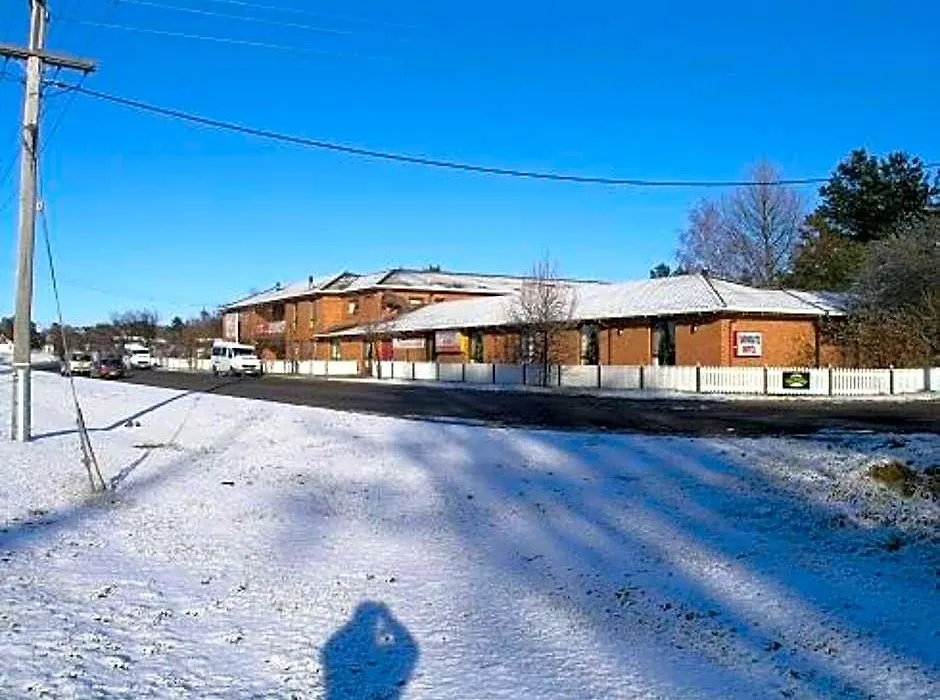 Snowgate Motel + Apartments-1