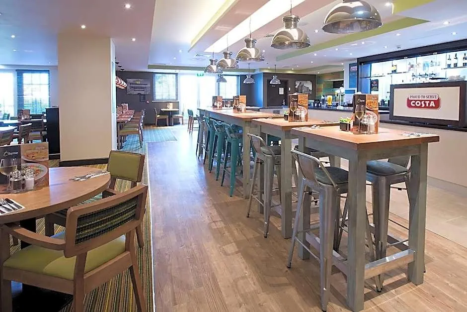 Premier Inn Colchester Town Centre-1