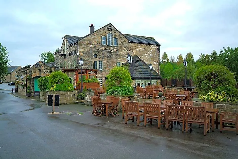 Premier Inn Huddersfield North-1