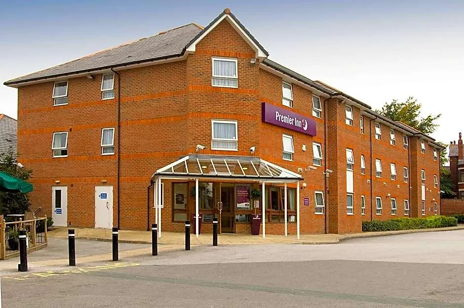 Premier Inn Leeds East-1