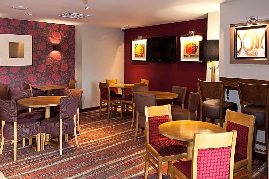 Premier Inn London Hanger Lane-1