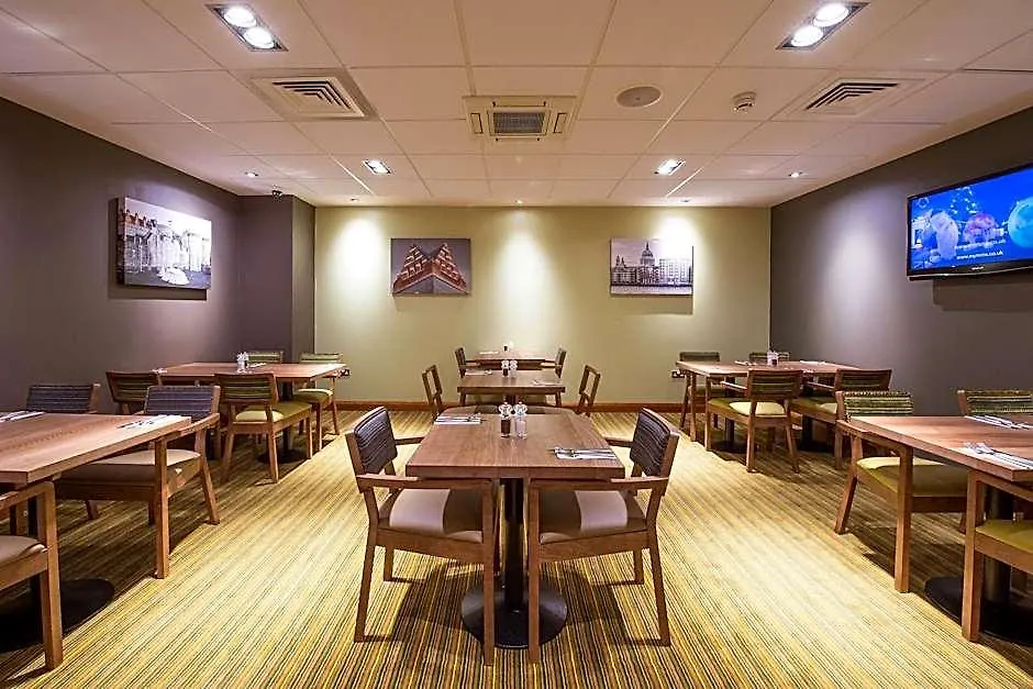 Premier Inn London City-1