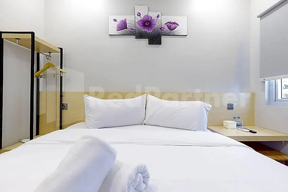 Travel Biz Hotel Medan Mitra Reddoorz-1