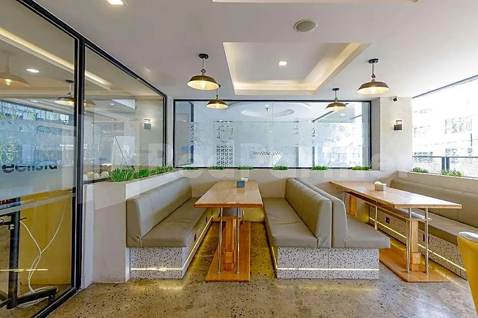 Travel Biz Hotel Medan Mitra Reddoorz-1
