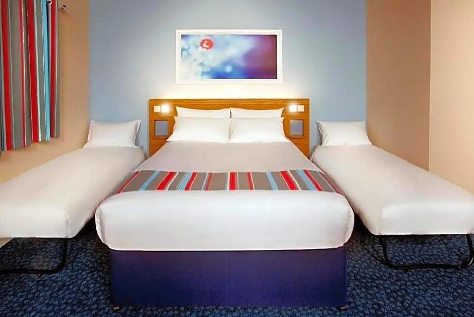 Travelodge Glenrothes-1