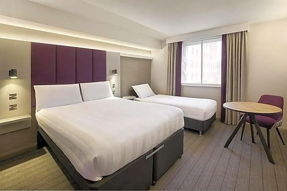 Premier Inn London Stansted Airport-1