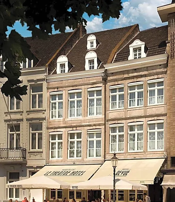 Le Theatre-1