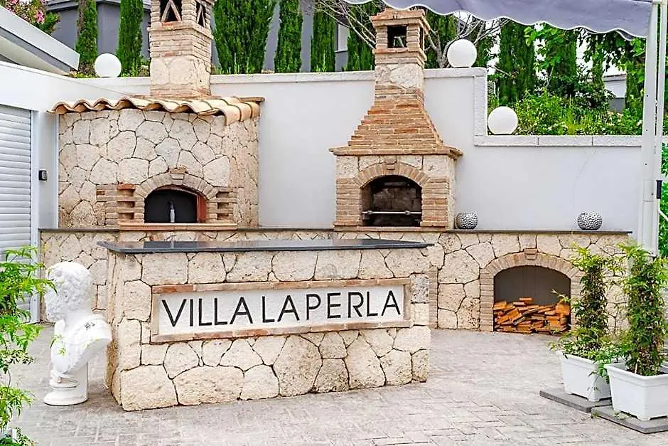 Villa La Perla-1