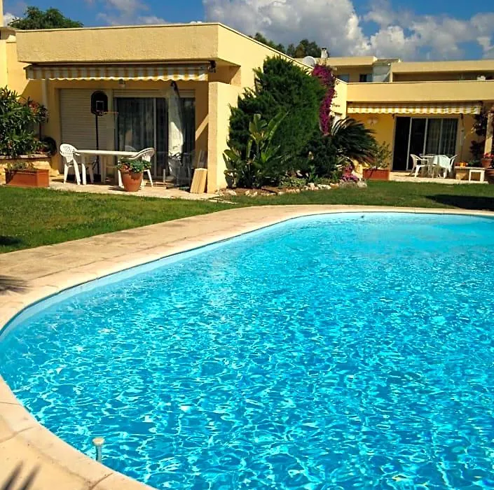 Villa C3 Arthur Rimbaub chambre d’hôte piscine proche mer plage 600m-1