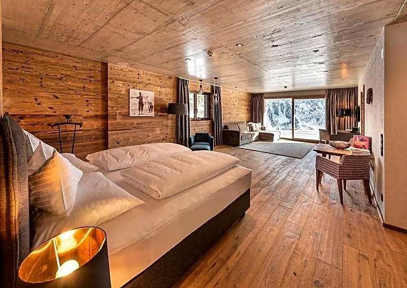 Skilodge Oberlech-1