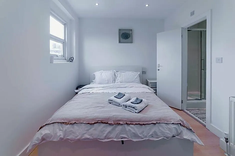 Quiet Cosy Rooms-1