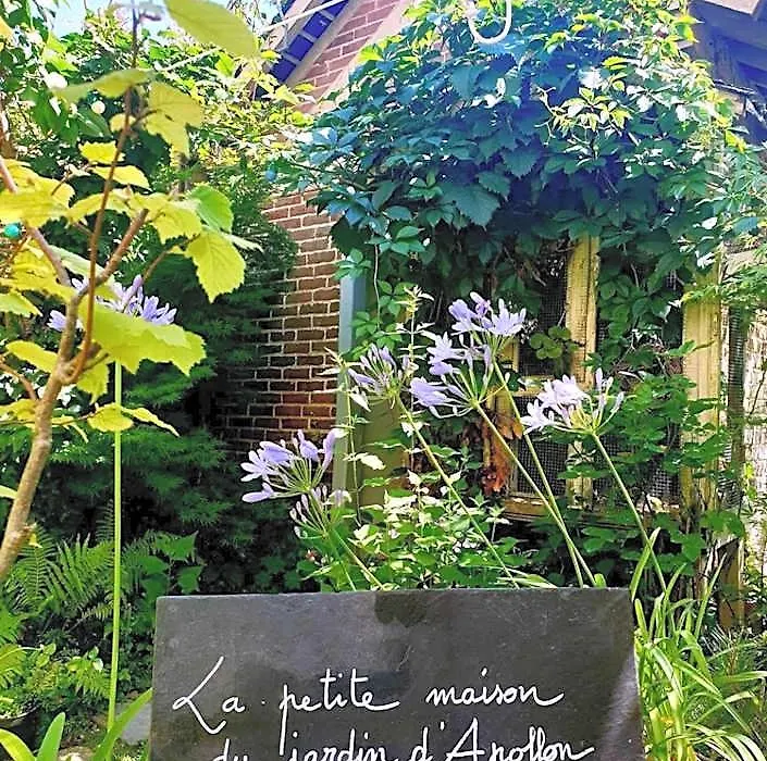 La petite maison du jardin d'Apollon-1