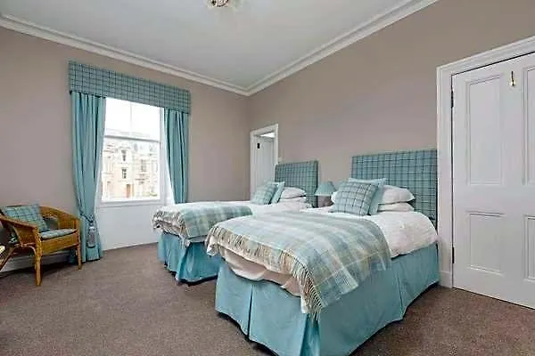 Golf Lodge Bed & Breakfast-1