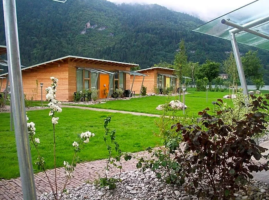 Bungalows Chalets Lago Di Molveno-1