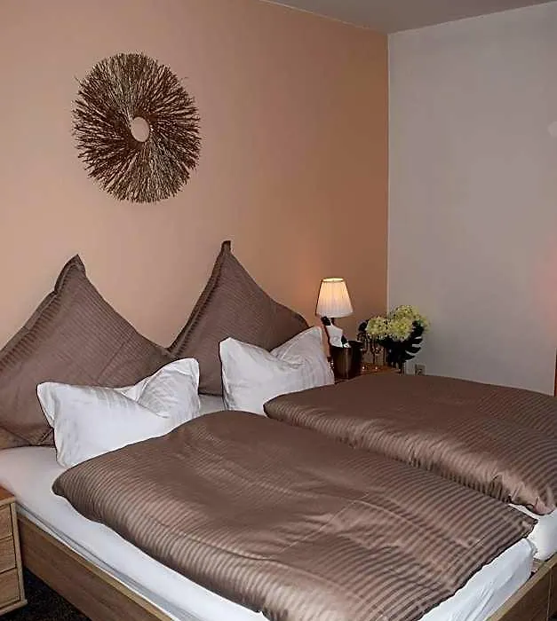 Hotel- Restaurant Kerzan'S-1