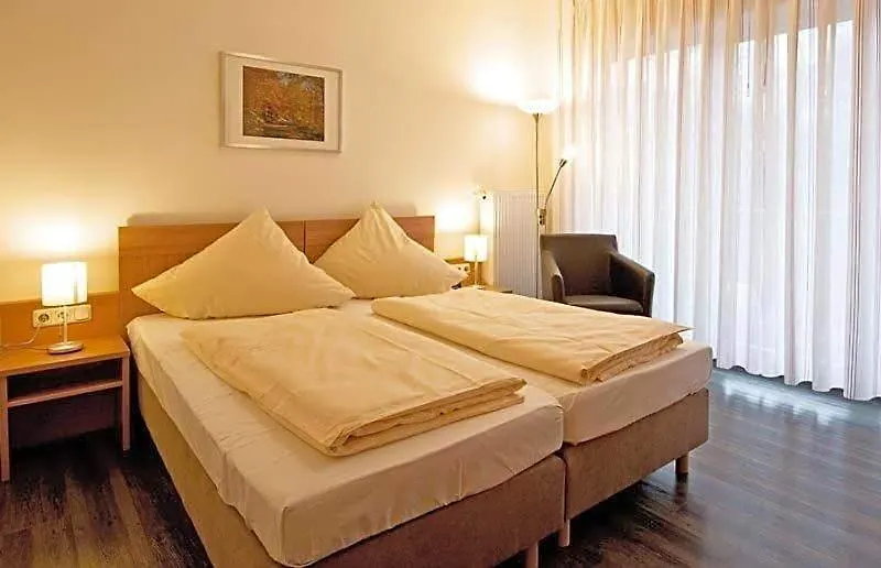 Haller Hotel Garni-1