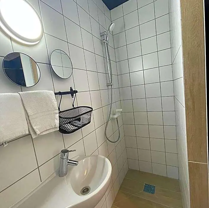 Hotel Heb-1