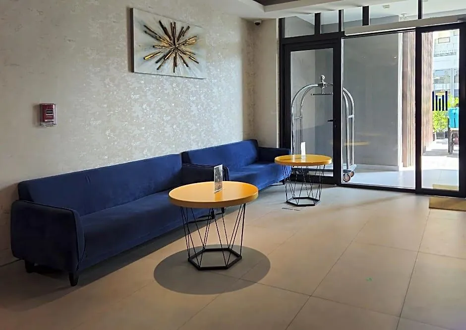 Kingsgate Hotel Al Jaddaf-1