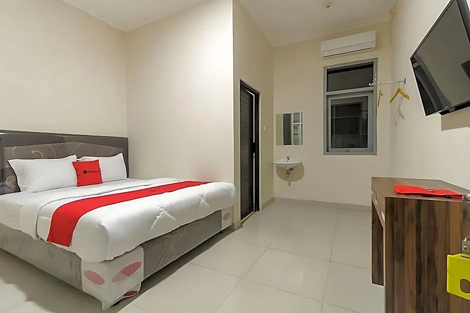 RedDoorz Plus near RS PMI Bogor-1
