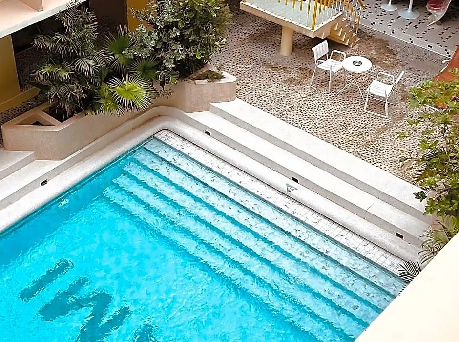 Miami Hotel Bangkok-1