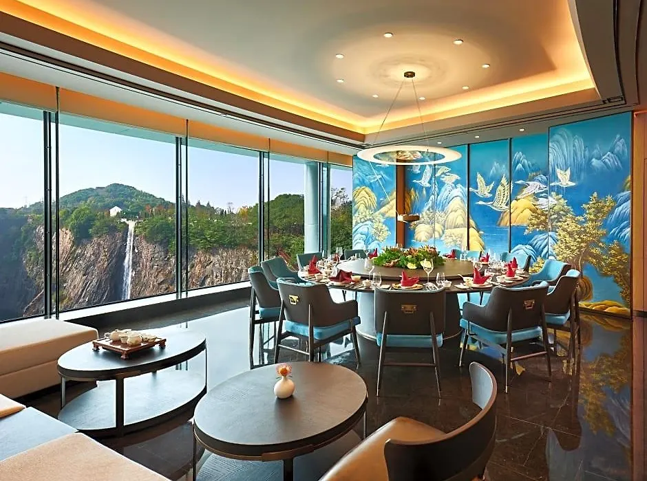 Intercontinental Hotels Shanghai Wonderland By Ihg-1