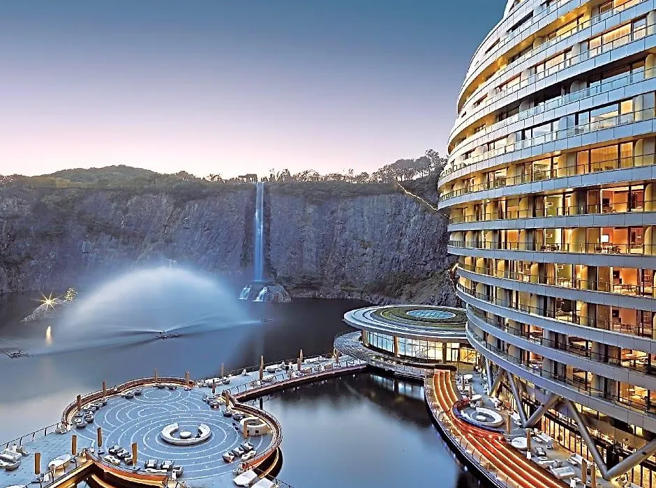 Intercontinental Hotels Shanghai Wonderland By Ihg-1