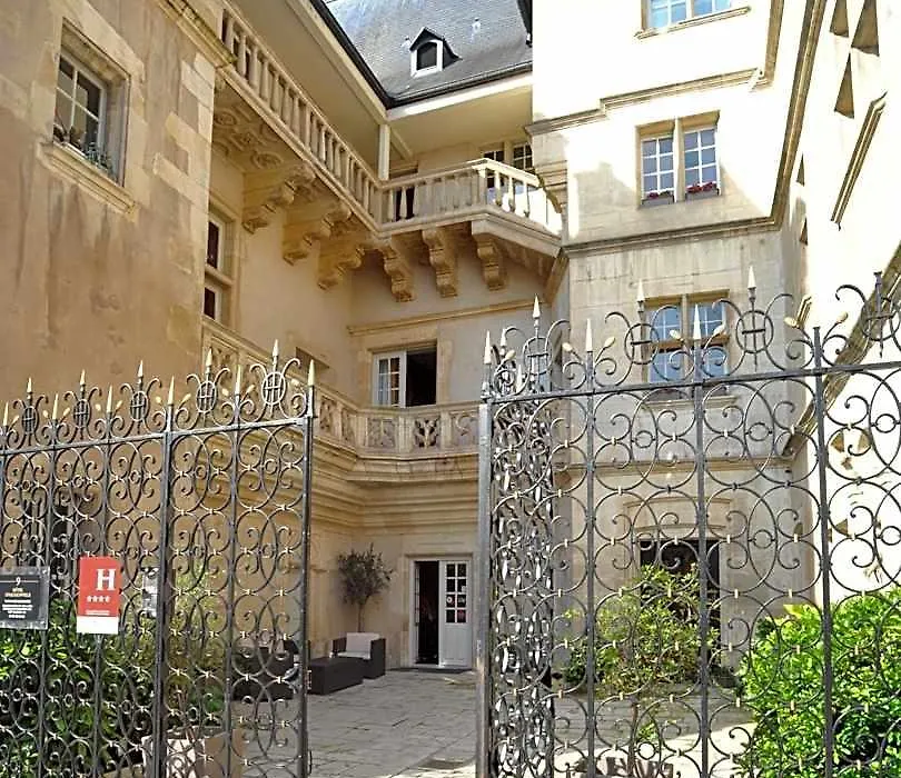 Hotel D'Haussonville-1