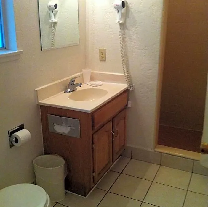 Golden Chain Motel-1