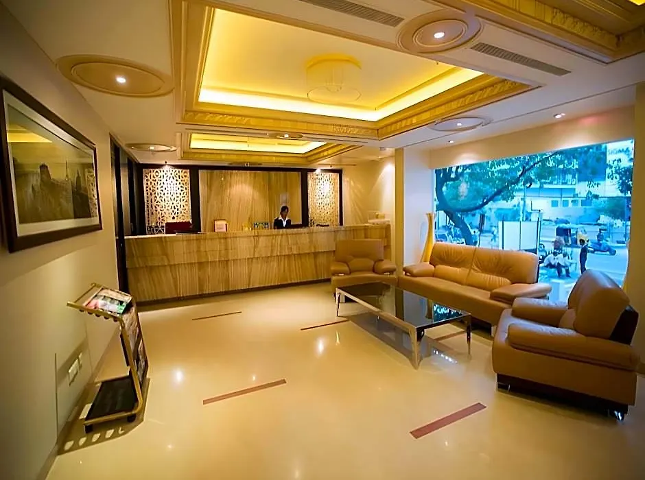 Royal Reve Hotel-1