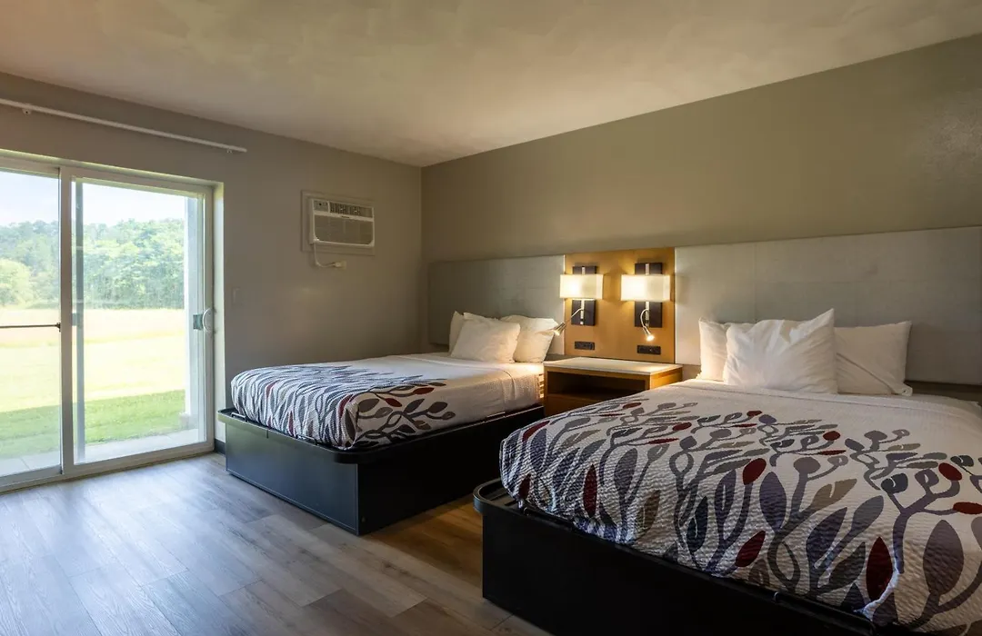 Colonial Brick Inn & Suites-1