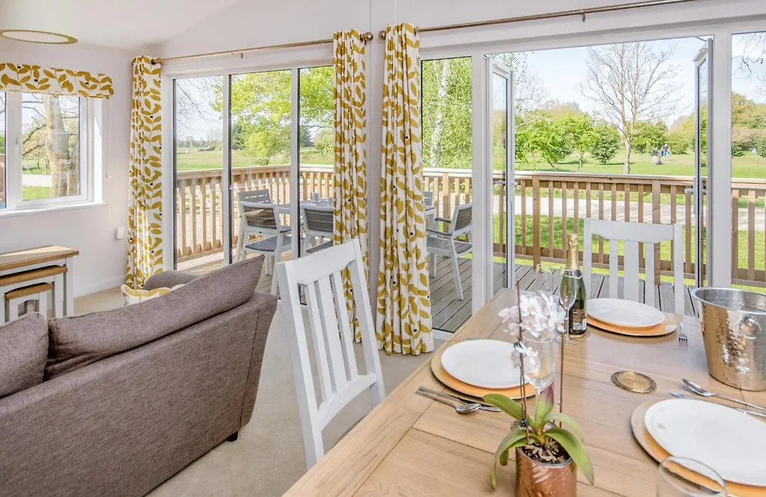 Hawthorn Glen Lodges-1