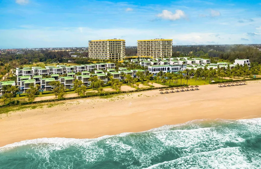 Wyndham Royal Beachfront Resort & Spa Hoi An Danang-1