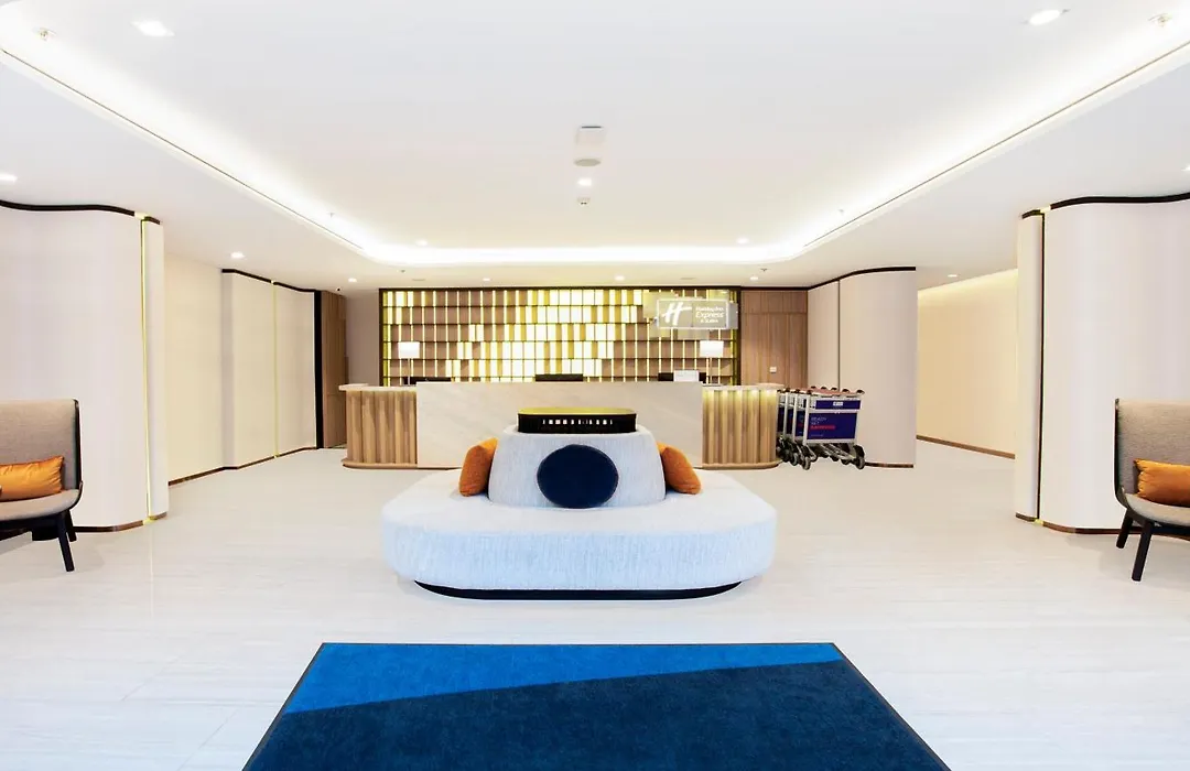 Holiday Inn Express & Suites Bangkok Central Pier By Ihg-1