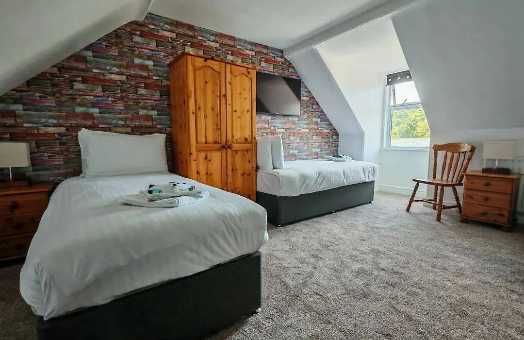 The Grapes Hotel-1