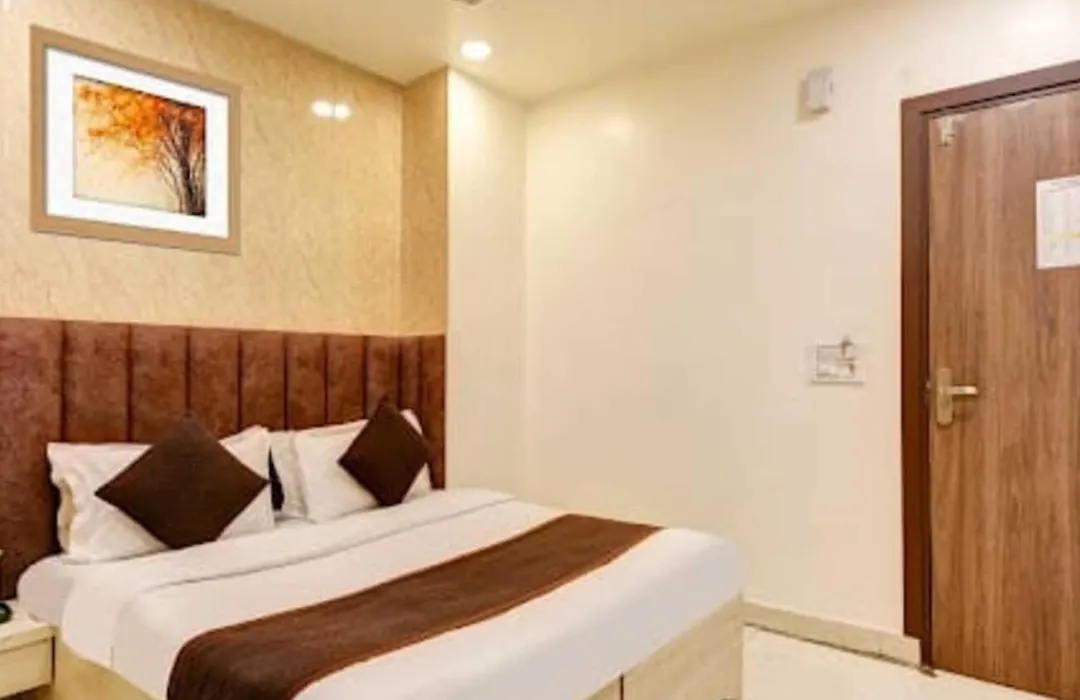 Hotel Seventh Heaven I Britannia Chowk Delhi I Couple Friendly I Value For Money I Free Parking Access-1