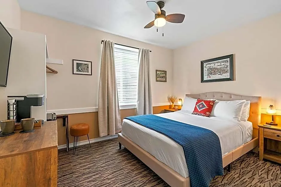 The Bent Elbow Hotel-1